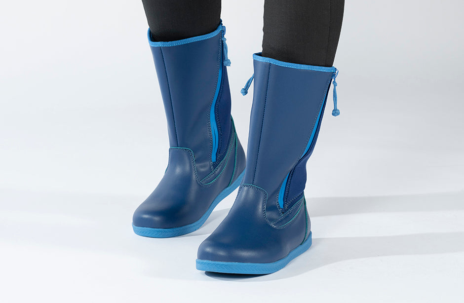 Navy Rain Boots, zipper shoes, like velcro, that are adaptive, accessible, inclusive and use universal design to accommodate an afo. BILLY Footwear is medium and wide width, M, D and EEE, are comfortable, and come in toddler, kids, mens, and womens sizing.